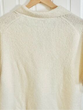 Short sleeve sweater